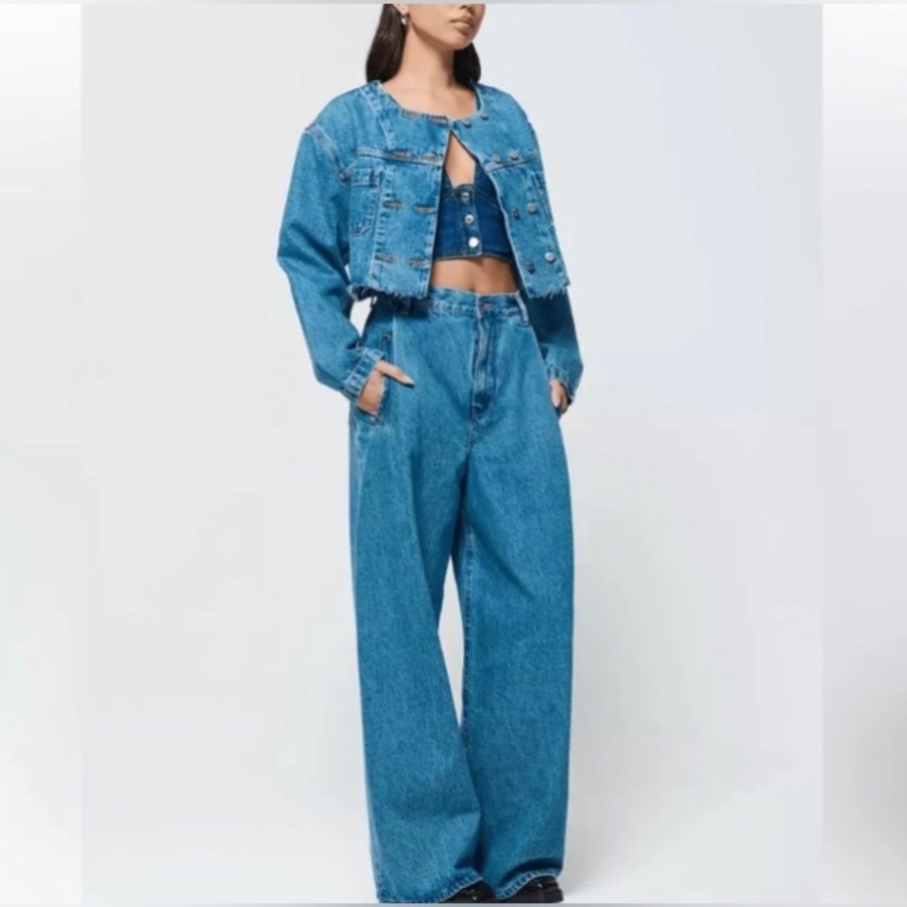 ETICA  Raven Pleaded Super Wide Leg Jeans Size 26